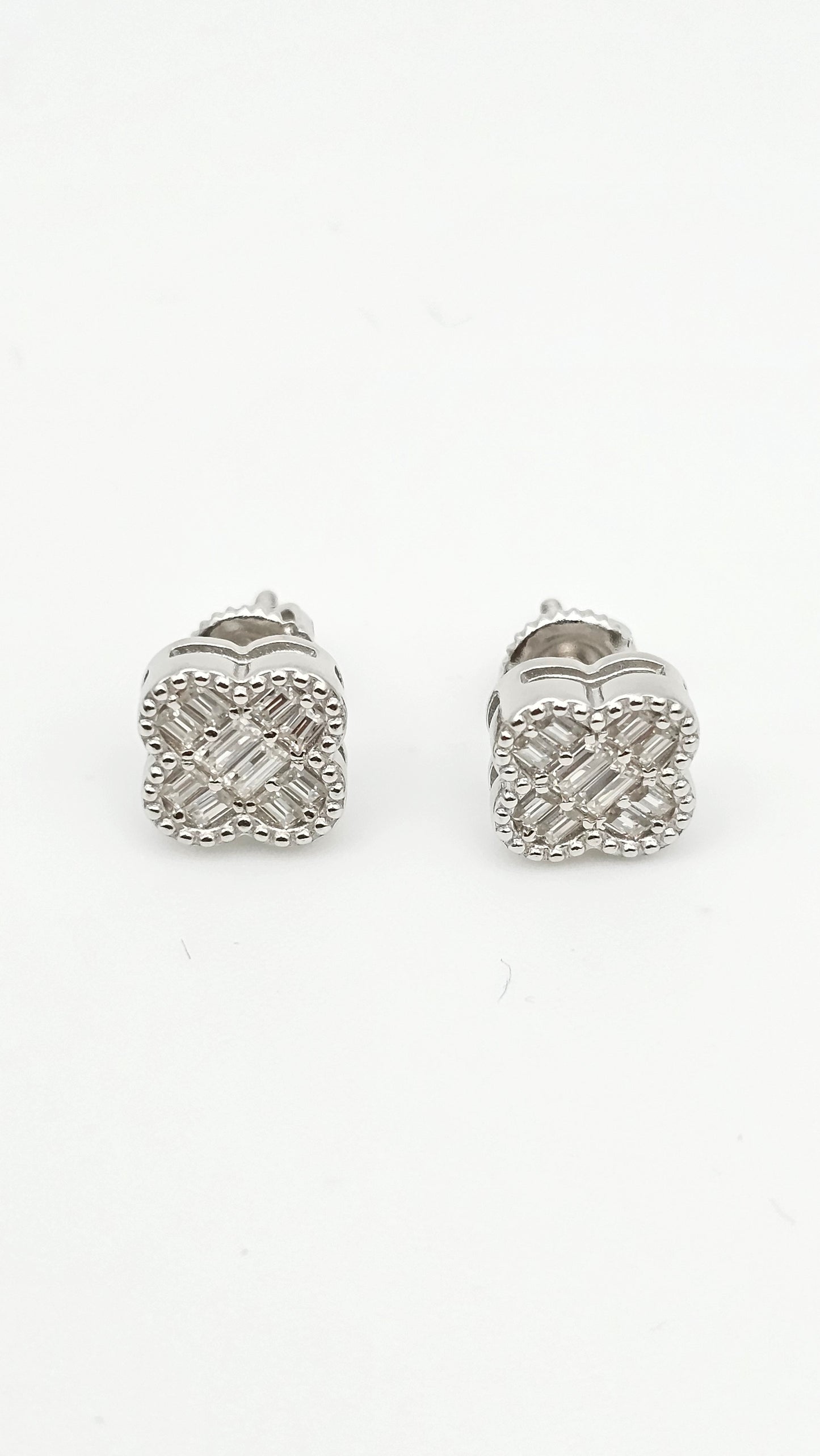 Clover Moissanite Diamond Studs | 0.74 ctw, 2.68 g | VVSD Color