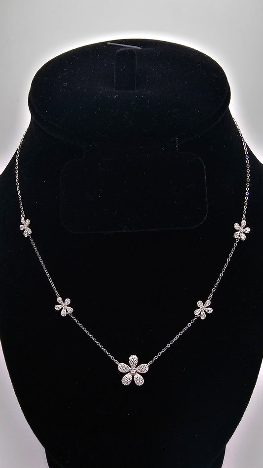 Elegant Daisy Blossom Necklace | 925 Silver