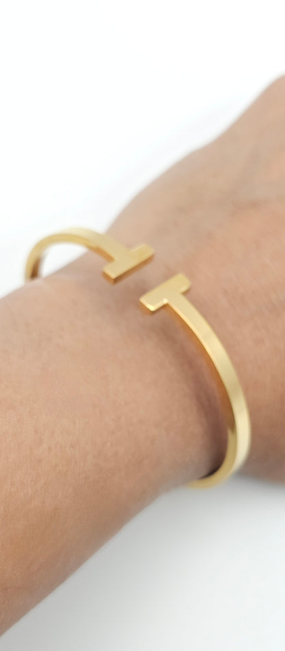 Trendy T bar Bangle