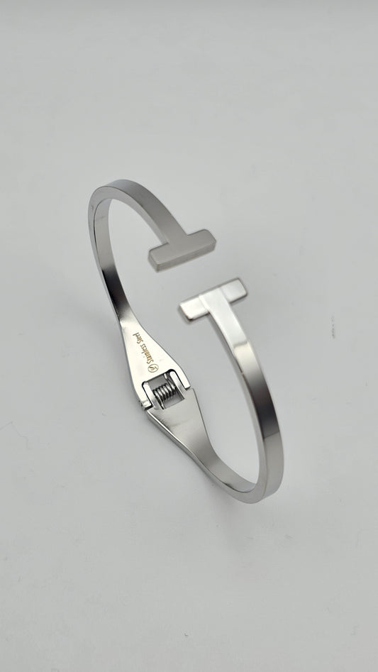 Trendy T bar Bangle
