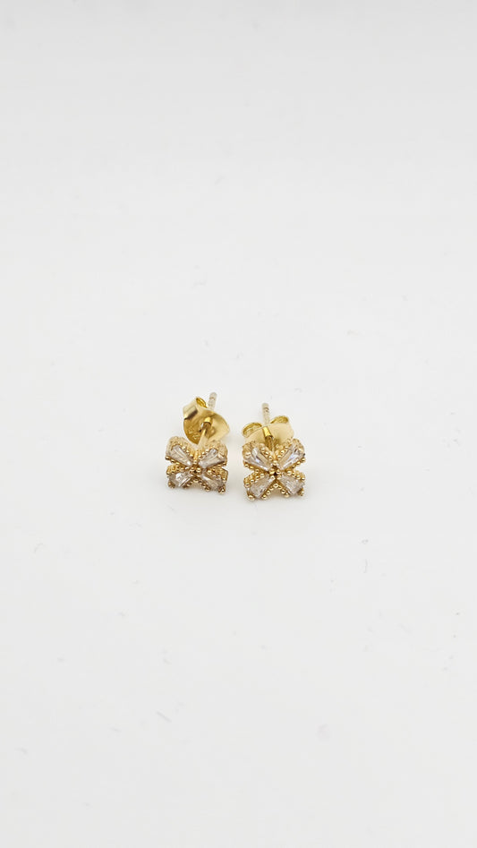 4 petal CZ Studs in 925 Silver, for kids and adults