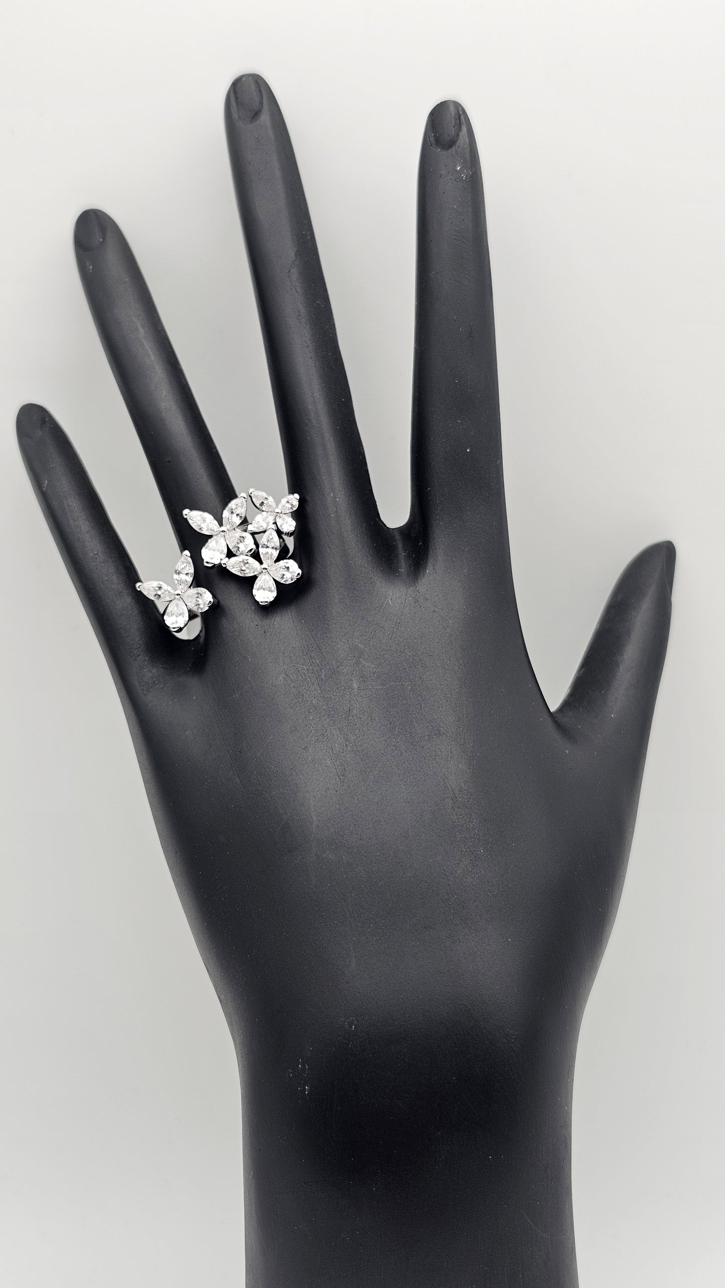 4 Flower Ring – 925 Silver | US Size 6 & 7