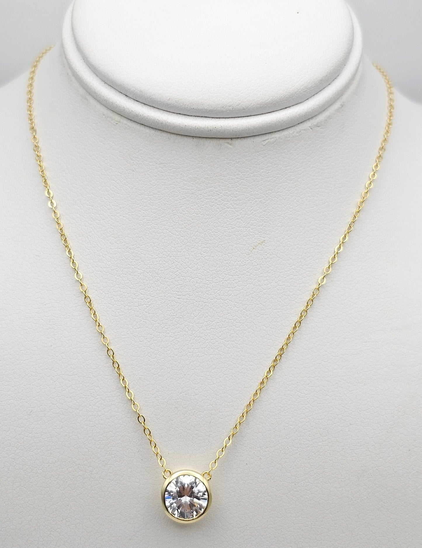 Solitaire Pendant Necklace, Gold plated in 925 Silver, 7mm stone, 16" + 2" length